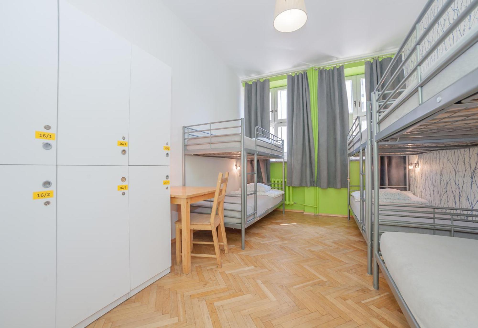 Bed 6-Bed Dormitory Room
